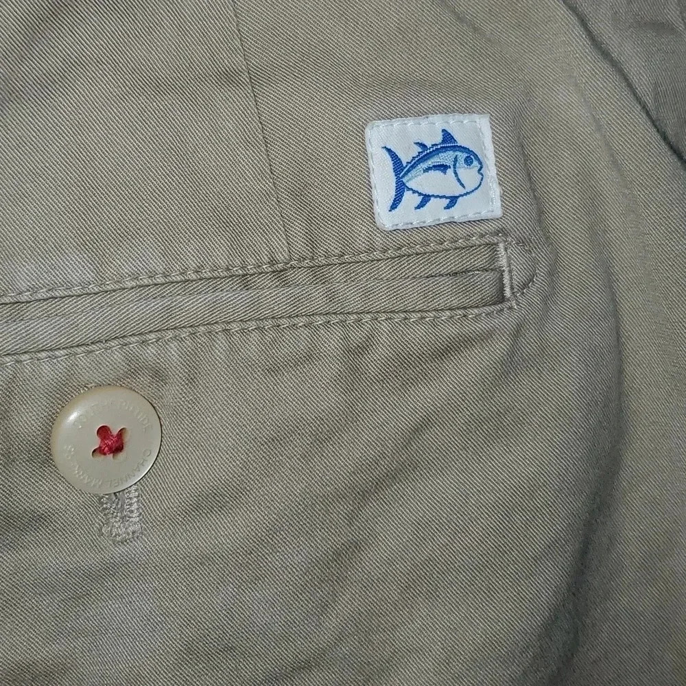 Southern Tide Men's Khaki Flat Front Shorts Size 34 - Picture 3 of 10